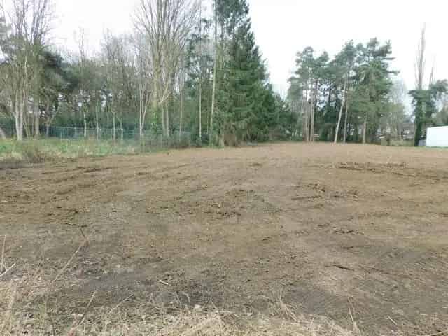 Ruim perceel bouwgrond voor open bebouwing