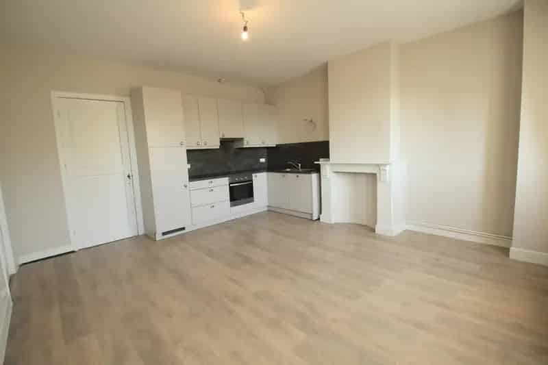 RUIM  INSTAPKLAAR APPARTEMENT IN HET CENTRUM VAN IEPER