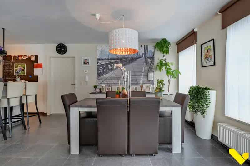Gelijkvloers appartement te huur 3 slaapkamers terras garage