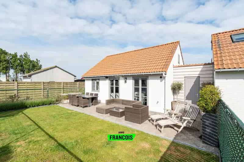 Huis te koop Harendijke: Gerenoveerde Vakantiewoning met Dubbele Staanplaats
