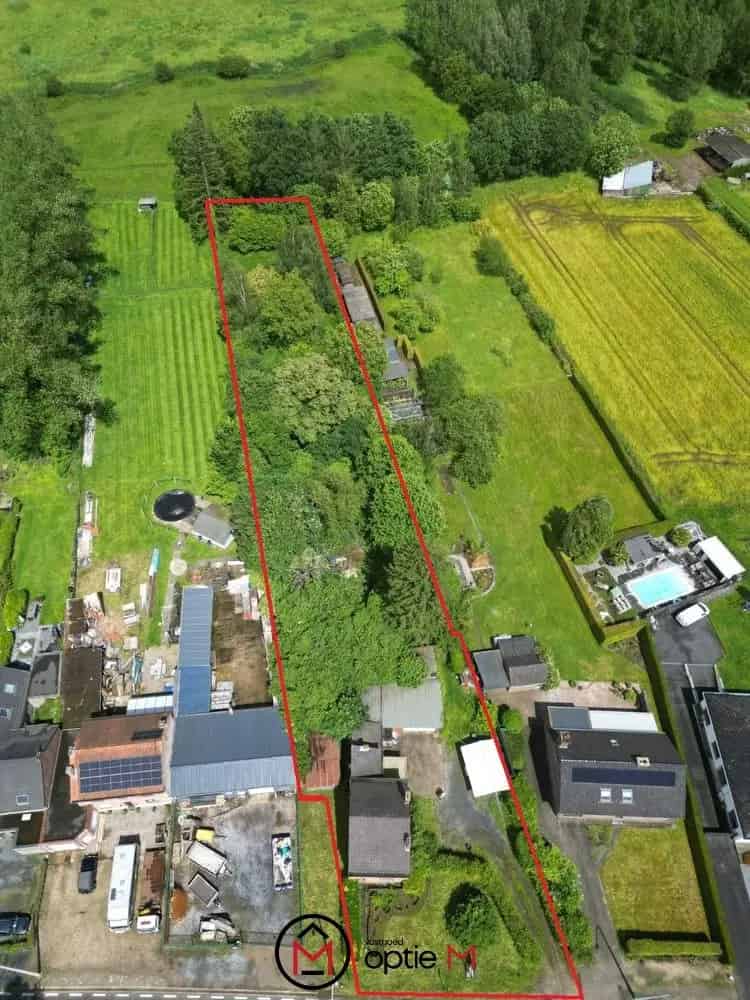 Te renoveren woning op prachtig perceel van 37 are