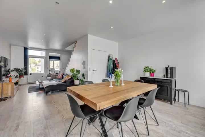 Instapklaar duplex appartement met terras in Geraardsbergen