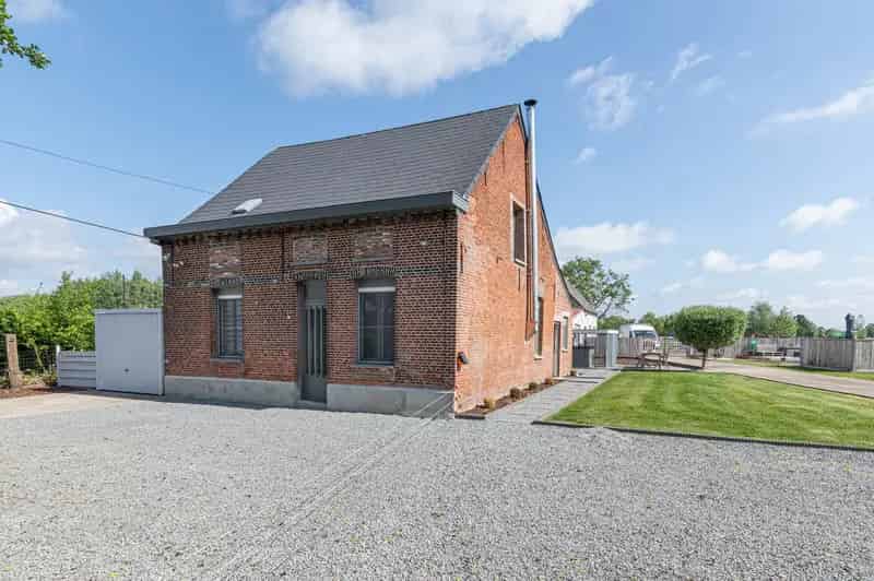 Charmante woning met loods en groen uitzicht in Hombeek