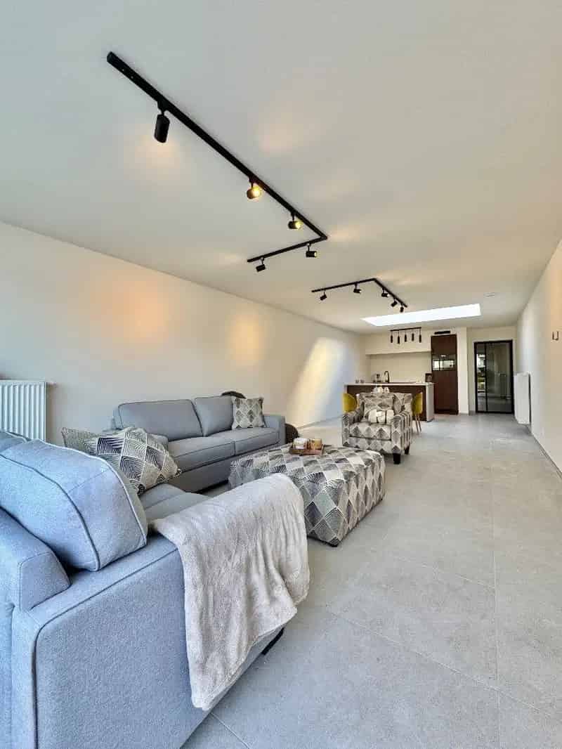 Nieuwe woning met 3 kamers en volle uitweg