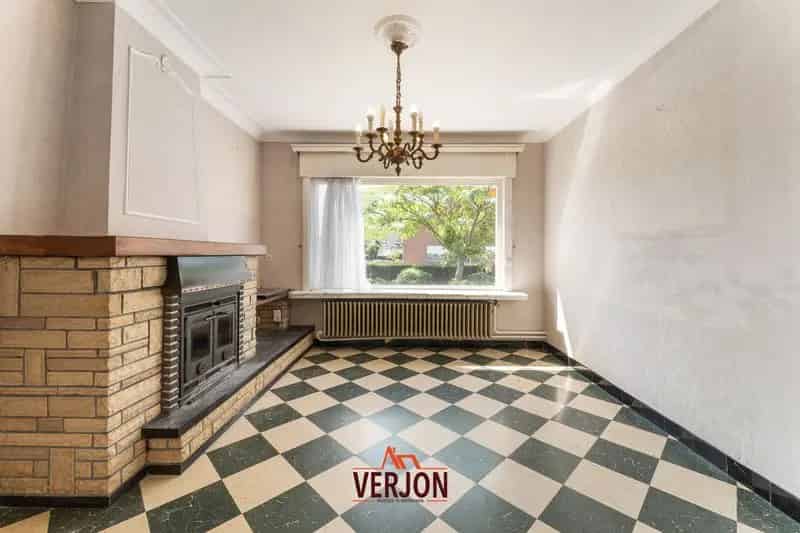 Alleenstaande woning in hartje Kachtem!
