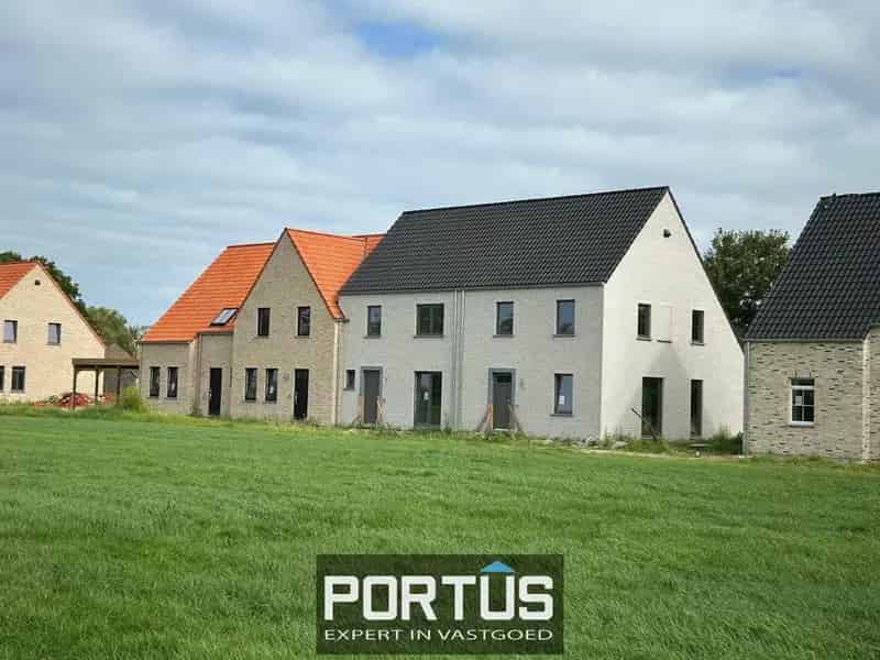 Energiezuinige nieuwbouwwoning met 3 slaapkamers en carport te koop