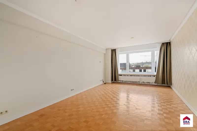 Appartement te koop Leuven Centrum: 1 slaapkamer, terras, op te frissen