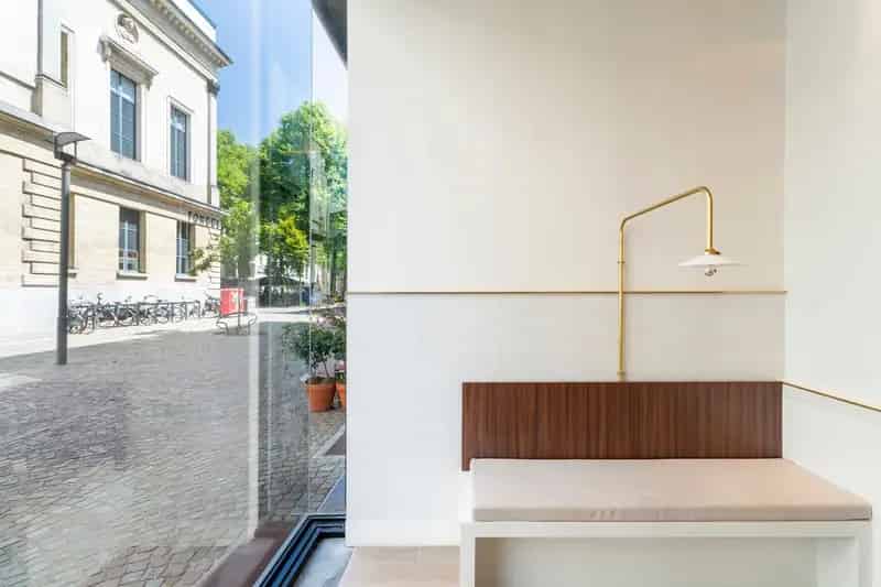 commerciële ruimte op absolute toplocatie aan Bourla