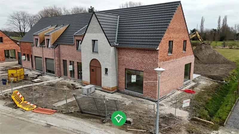 Nieuwbouw woning te huur in Moere