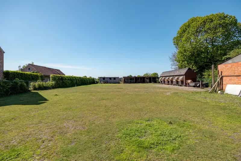 Bouwgrond 917m² te huur - Zuid-West Oriëntatie