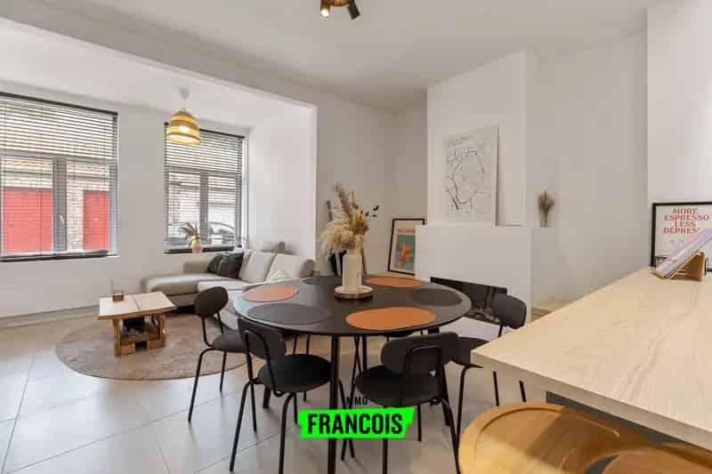 Lichtrijke en smaakvol gerenoveerde stadswoning te Brugge