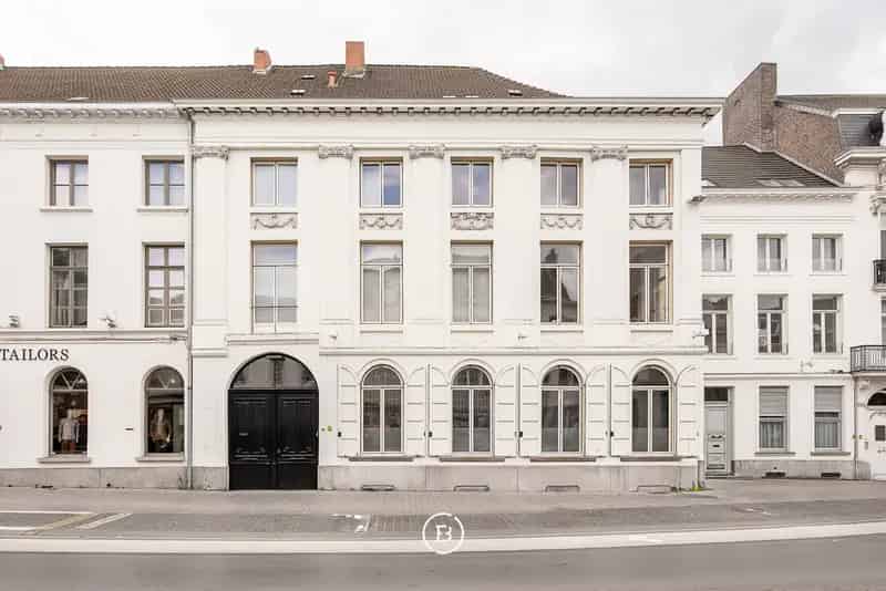 Huis te huur Aalst Keizersplein: Luxe herenwoning met zwemvijver