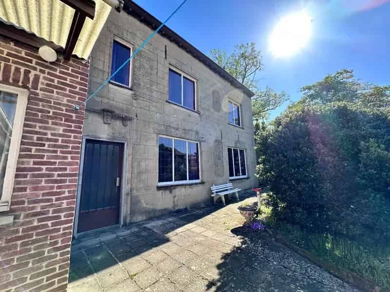 Woning in Tongeren met tuin, garage en 3 slaapkamers op perceel van 389m²