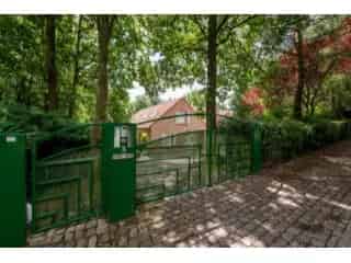 Huis te koop Villers la Ville Grote villa met zwembad