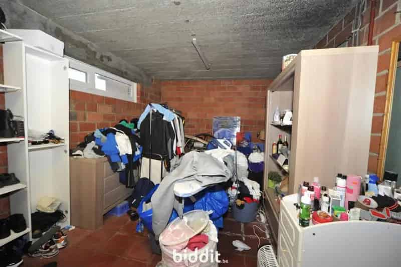 Een woonhuis op en met grond en aanhorigheden