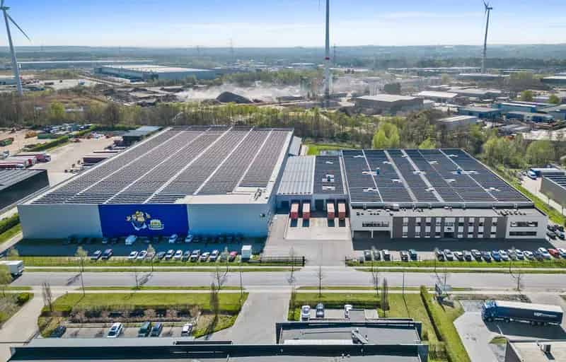 Volledig uitgerust distributiecentrum in nieuwbouwstaat