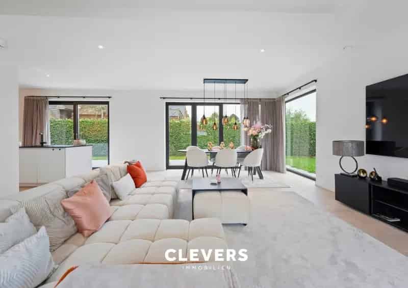 Luxueuze, moderne villa in rustige residentiële omgeving