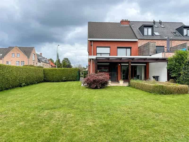 Zeer goed onderhouden huis nabij centrum