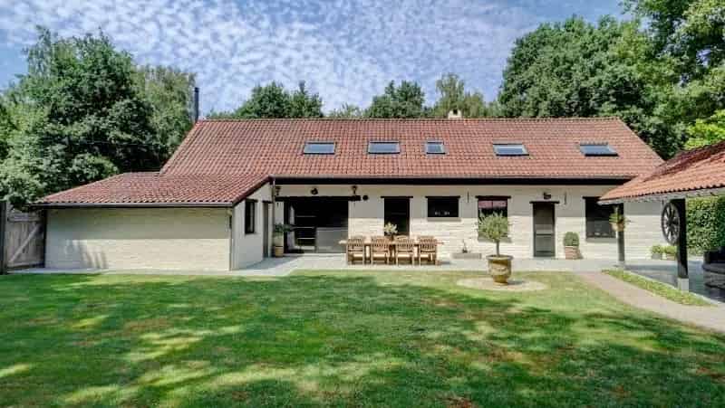 Charmante instapklare gerenoveerde hoeve van 287m² op 11 are