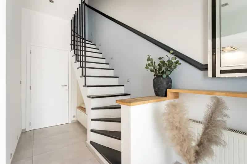 Ruime en energiezuinige (EPC A) woning met 5 slaapkamers, bureau, garage en tuin