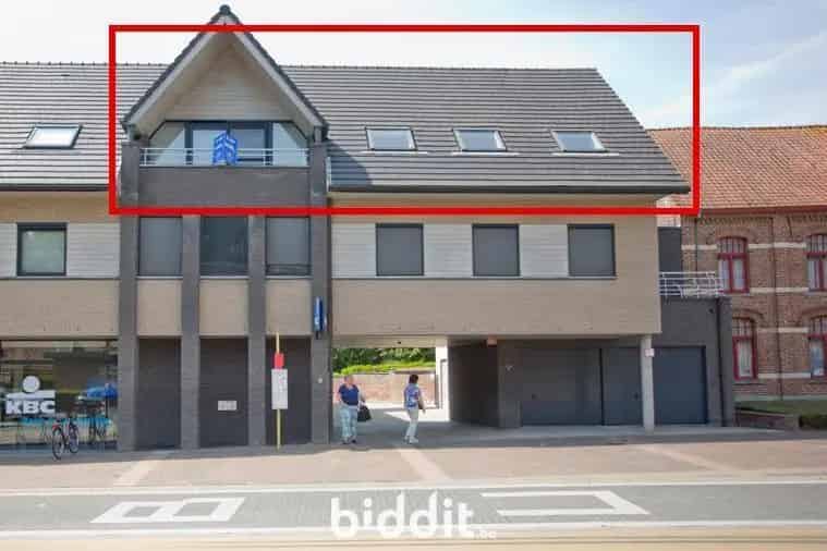 APPARTEMENT MET GARAGE OP TOPLIGGING 