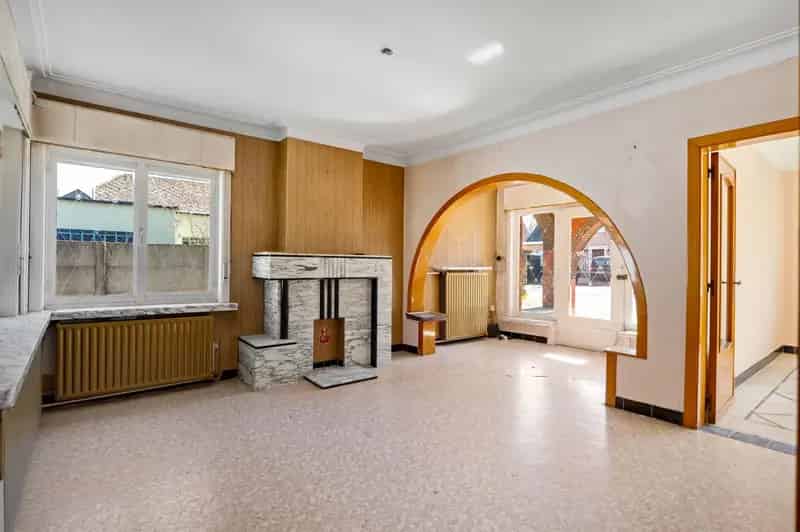 Te renoveren woning met 3 slkr in Hulshout