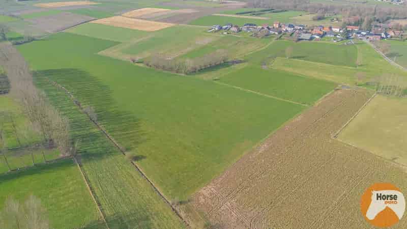 HILLEGEM – Landbouwgronden te koop