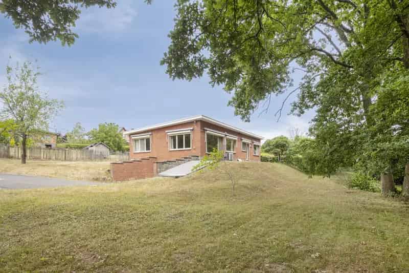 Instapklare Bungalow te Hoog Linden - 4 slaapkamers - Garage - Tuin