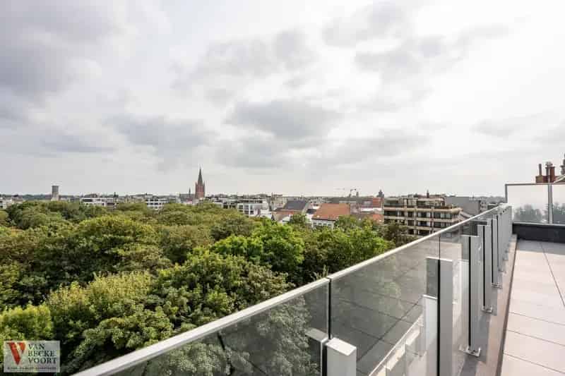 Weelderige penthouse met zicht op Leopoldpark