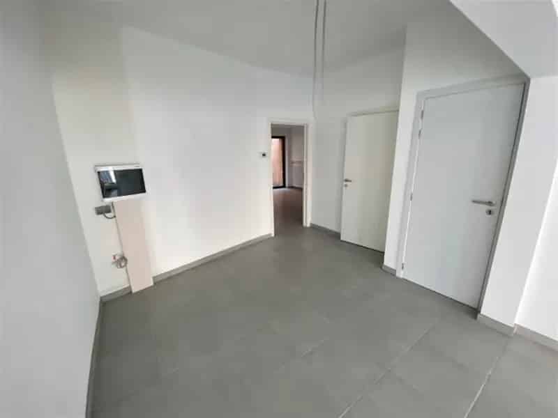 Volledig gerenoveerd handelspand 85m2 te centrum Ninove.