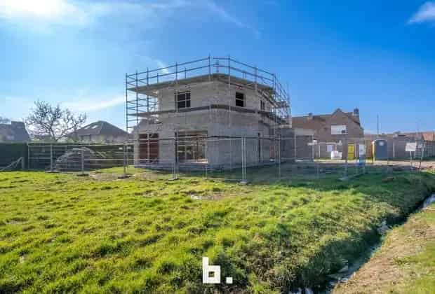 Te renoveren woning op uitstekende ligging