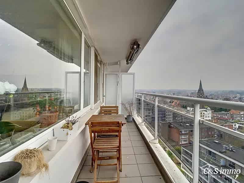 Appartement te huur Hoboken: Lichtrijk appartement met panoramisch zicht