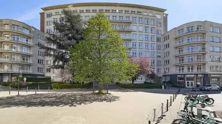Châtelain Appartement Te Koop: 138m², Gerenoveerd, Terras, Parking
