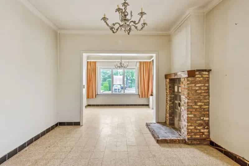 Op te frissen woning met 3 slaapkamers en tuin