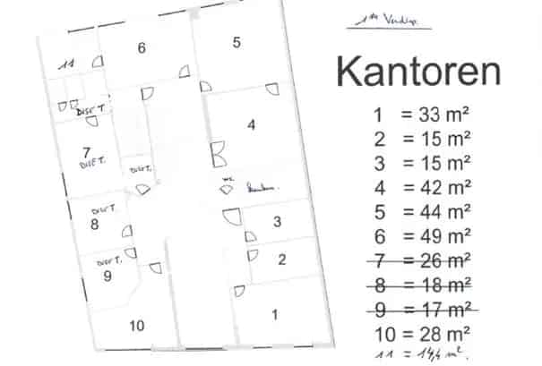 MAKKELIJK BEREIKBARE KANTOREN MET PARKING
