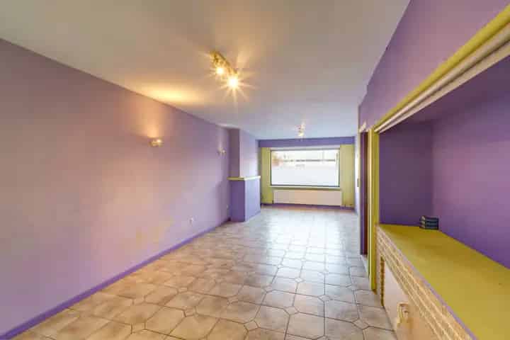 Ruime woning met 3 slp en dubbel garage  grondopp 425 m²