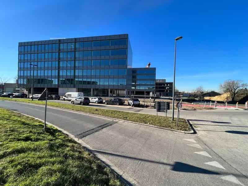 Nieuwbouw kantoorruimte te huur in Poortakkerstraat Sint-Denijs-Westrem