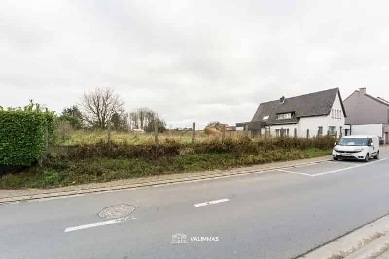 Landelijk gelegen bouwgrond voor een ruime driegevelwoning