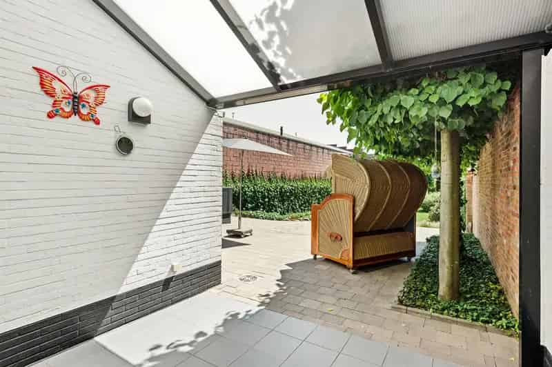 Goed onderhouden gezinswoning met zonnige tuin en garage in Vosselaar