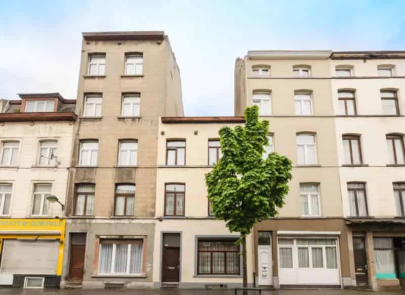 Huis met 4 slaapkamers + bureau