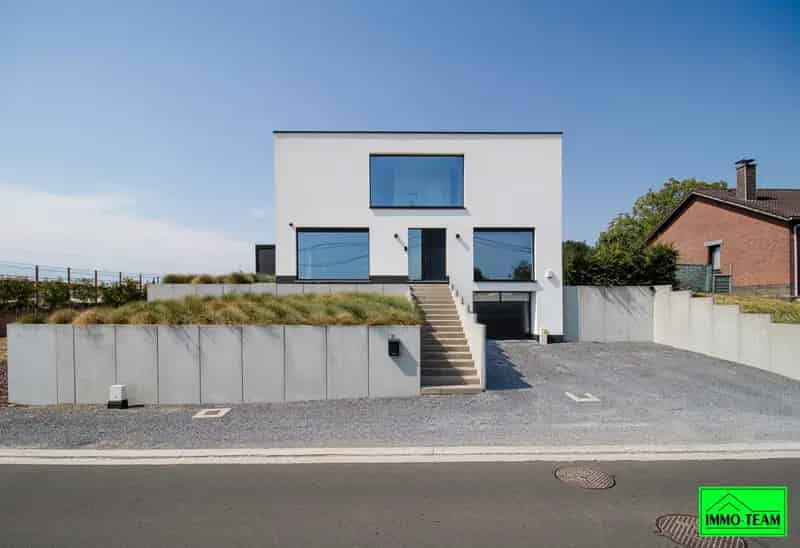 Huis te koop: Moderne woning met 4 slaapkamers en tuin