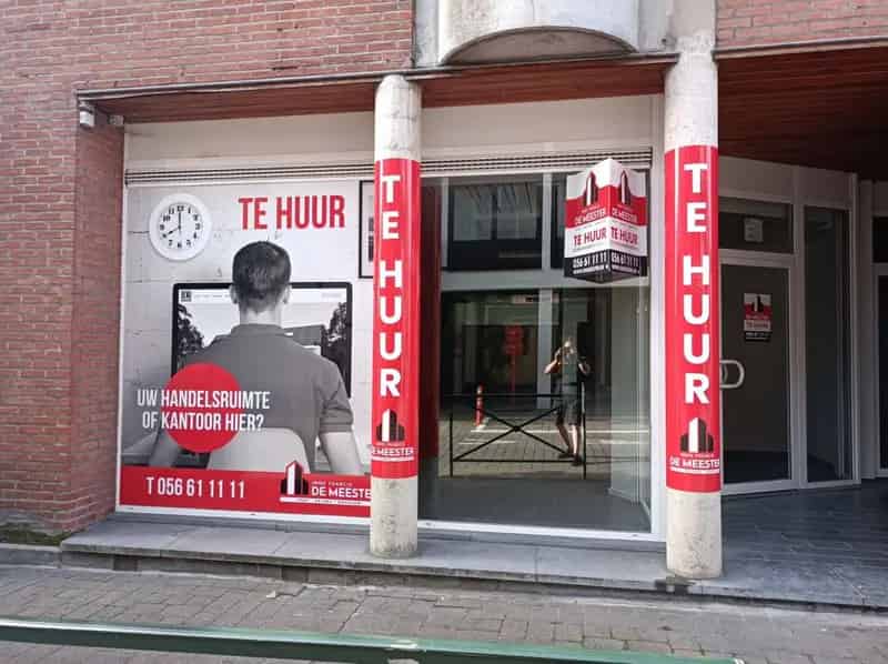 Aangename kantoorruimte te huur pal in het centrum van Waregem