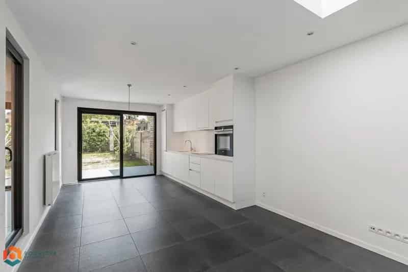 Gerenoveerde woning met 2 slpkrs en tuin te Bonheiden