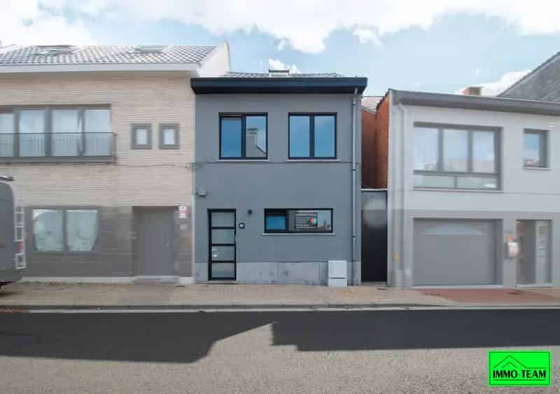 Volledig gerenoveerde woning met 3 slaapkamers nabij centrum
