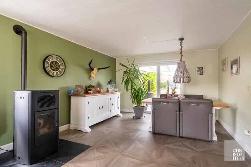 Landelijk en centraal gelegen hedendaagse woning.