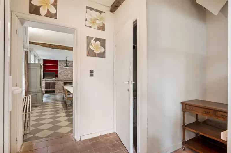 Te renoveren woning met ruim magazijn (424m²) en perceelgrond op gunstige locatie!