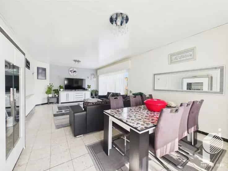 Bungalow te Koop Dison 4 slaapkamers Tuin Garage
