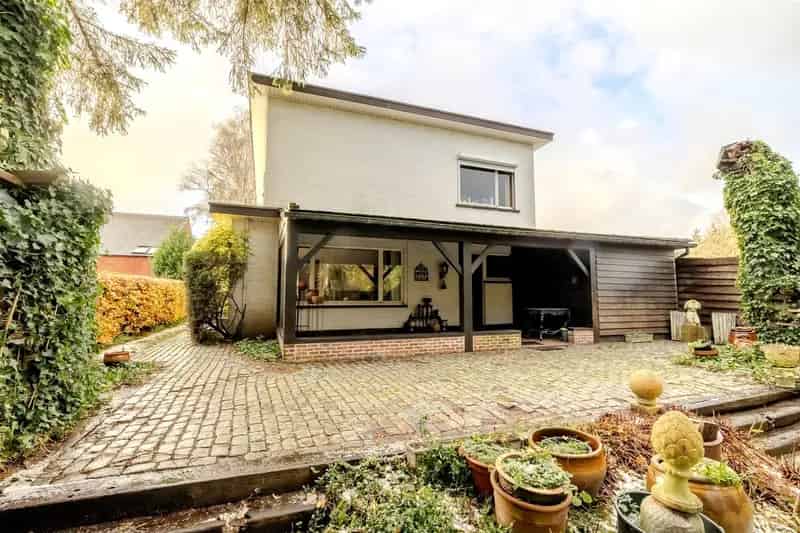 Woning met 4 slaapkamers en ruime tuin op een toplocatie!