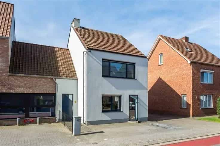 Huis Te Koop Vosselaar: Gezinswoning met Tuin en Zonnepanelen