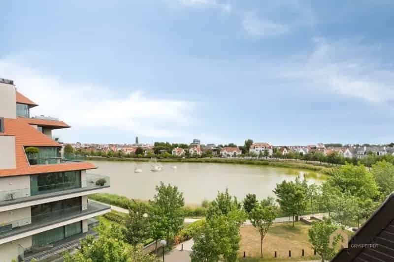 Te huur Knokke : prachtig luxueus penthouse met adembenemend uitzicht op het Zegemeer met terrassen en dakterras, garage.